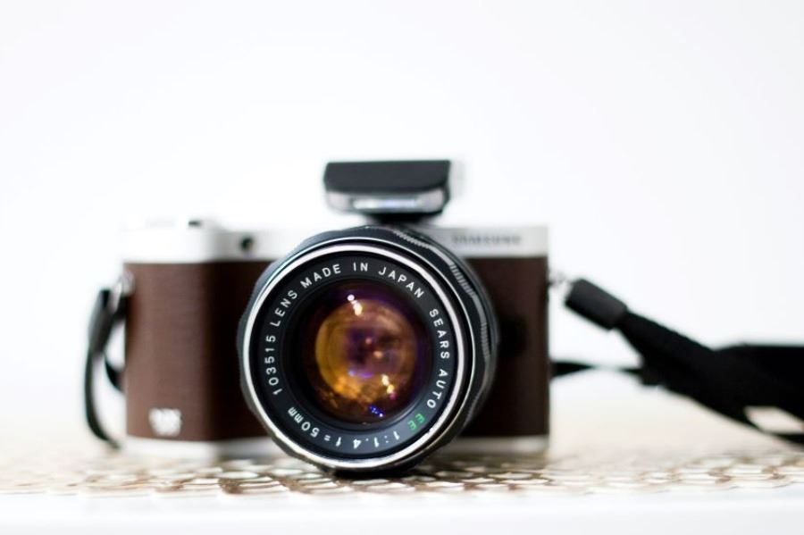DLSR camera